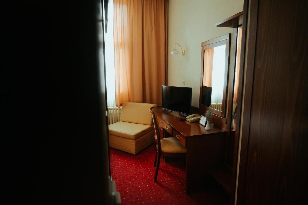 Hotel Central Osijek Zewnętrze zdjęcie
