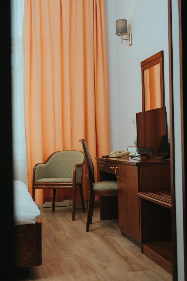 Hotel Central Osijek Zewnętrze zdjęcie
